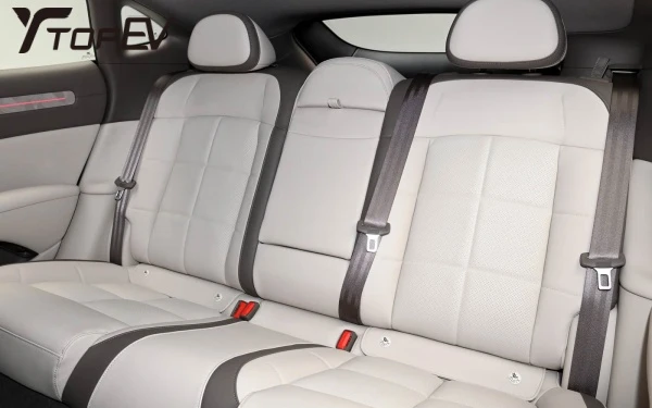 IM L6 seat